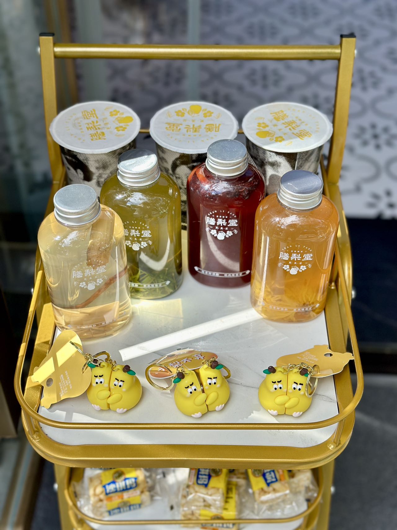 膳梨堂瓶装梨饮与品牌周边